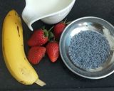स्ट्रॉबेरी बनाना स्मूधी (Strawberry Banana Smoothie Recipe In Marathi) रेसिपी स्टेप 1 फोटो 