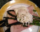 A picture of step 4 of Asparagus topped with poached egg.