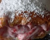 Foto del paso 9 de la receta: Brazo de reina relleno de crema con frutilla