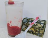 Foto langkah ke 3 dari resep Strawberry latte by mamitakaeshi.