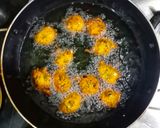 A picture of step 3 of Methi Kela Bhajiya.