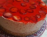 A picture of step 7 of Strawberry mousse cheese cake.