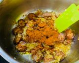 Kolbászos tojáspörkölt recept fázis 2 fotója