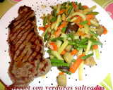 Foto del paso 4 de la receta: Entrecot a la plancha con verduras salteadas