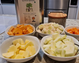 Foto del paso 1 de la receta: Crema de calabacín, calabaza y puerros