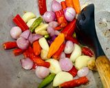 Foto langkah ke 4 dari resep Ayam Pedas Santan.