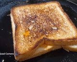 A picture of step 4 of Schezwan bread sandwich.