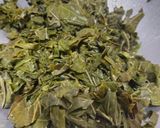 Foto langkah ke 3 dari resep Daun Singkong Tumis Teri.