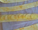 Foto del passaggio 7 della ricetta Crostata di Rose di Mele in Sfoglia e Crema Pasticcera
