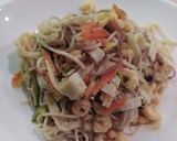 Foto del passaggio 6 della ricetta Noodles ai frutti di mare e verdure croccanti