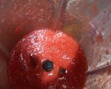 A picture of step 2 of Strawberry milkshake.
