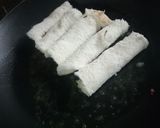 Foto langkah ke 5 dari resep Roti tawar isi usus pedas.