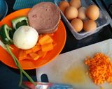 Foto langkah ke 1 dari resep Omelet rasa hotel.