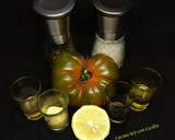 Foto del paso 1 de la receta: Tomate con vinagreta de mostaza y miel