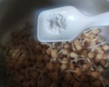स्प्राउट्स छोले की चाट(sprouts chole ki chaat recipe in hindi) रेसिपी चरण 2 फोटो