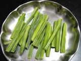 સરગવાનું લોટ વાળું શાક (Drumstick Besan Shak Recipe In Gujarati)