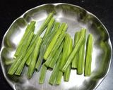 સરગવાનું લોટ વાળું શાક (Drumstick Besan Shak Recipe In Gujarati) રેસીપી સ્ટેપ1ફોટો