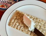Hình bước làm 1 của món 💚 Cracker Phô Mai Ricotta & Dâu Tây (Vegetarian)