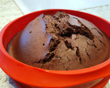 Foto del paso 6 de la receta: Bizcocho de leche condensada y cacao con cobertura de chocolate