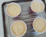 Foto langkah ke 6 dari resep Cupcake Vanilla Simpel Anti Gagal.