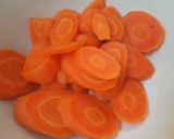 Foto langkah ke 2 dari resep Cah Brokoli Wortel Bawang Putih.