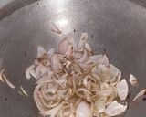 A picture of step 1 of Sindhi masala pulao.