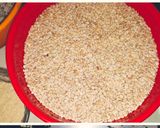 A picture of step 1 of Til gud chikki.