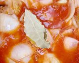 รูปขั้นตอนการทำที่ 2 ของ ไก่อบซอสมะเขือเทศ / Baked chicken with tomato sauce 🍗 🍅