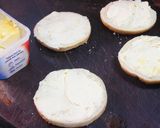 Foto del paso 1 de la receta: Hamburguesa con mantequilla y atún