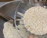 पिस्ता तिळपापडी (Pista Til Papdi Recipe In Marathi) रेसिपी स्टेप 1 फोटो 