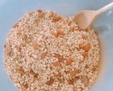 A picture of step 1 of Crunchy homemade granola.