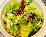 A picture of step 5 of Salad with chicken and tangerines.