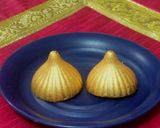A picture of step 3 of Golden Glory Dry Fruit Chocolate modak.
