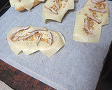 Foto del paso 3 de la receta: Pan pizza de solomillo, jamón serrano, zanahoria y aceitunas