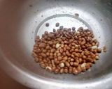 A picture of step 4 of Till chikki.
