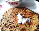 A picture of step 5 of Dhaniya mooli parathe.