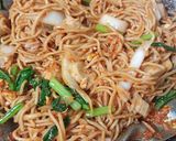 Foto langkah ke 7 dari resep Mie Tektek Goreng.