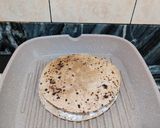 A picture of step 5 of Hung curd boiled chana roti sandwich.