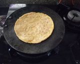 A picture of step 3 of Moong dal paratha.