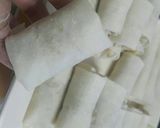 صورة لخطوة 10 من وصفة لفايف السبرينج رول بحشوة النقانق