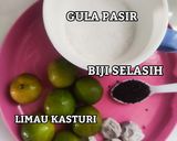 Gambar langkah 1 resipi Air Limau Kasturi Asam Boi Biji Selasih.