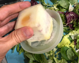 Foto del paso 7 de la receta: Huevos con jamón serrano y queso en estuches Ovo Lékué al microondas