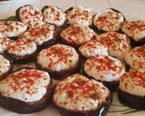 A picture of step 7 of Grilled eggplant with yoghurt sauce.