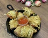 Foto langkah ke 6 dari resep Mie Sosis Lilit.