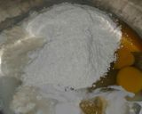 Foto langkah ke 2 dari resep Bolu Kukus.