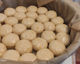 Diós aranygaluska vanília öntettel recept fázis 6 fotója