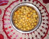 A picture of step 1 of Chana salad.