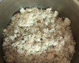 Hình bước làm 2 của món Bánh cuốn ngọt nhân đậu xanh dừa làm bằng chảo chống dính