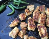 Une image de l'étape 5 de Travers de porc grillés marinade tomates et épices (et piments verts recette plancha).