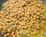 Foto del passaggio 3 della ricetta Vellutata di ceci e 🐙 polpo con crostini di pane 🍞